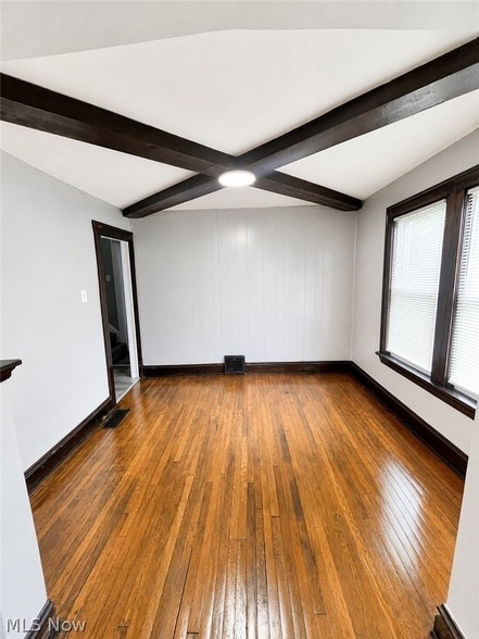 Foto del edificio - 3954 E 41st St