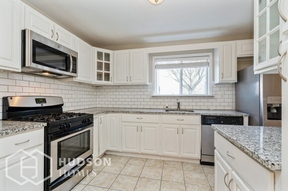 Building Photo - NOW AVAILABLE! 8 Essex Ln, Ewing, NJ, 08628