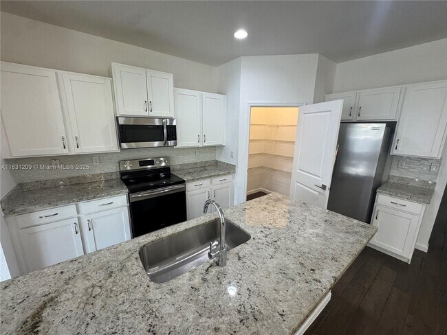 Foto del edificio - 27486 SW 133rd Pl