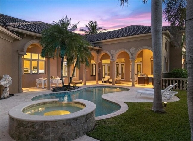 Building Photo - ***SEASONAL OR ANNUAL RENTAL***AQUALANE SHORES***STUNNING LUXURY RENTAL***