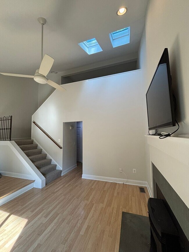 Foto del edificio - Adorable 1 bedroom 1.5. bath end unit townhouse in Annapolis