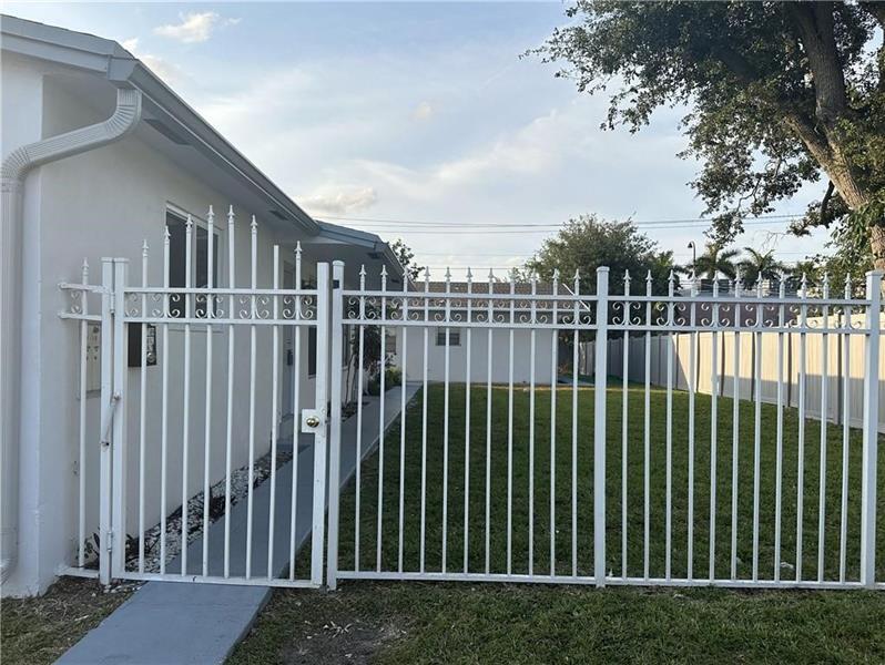 Foto principal - 6109 SW 30th St