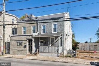 Building Photo - 6007 E Wister St
