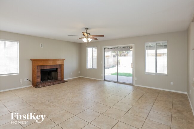 Foto del edificio - 4112 W Whispering Wind Dr