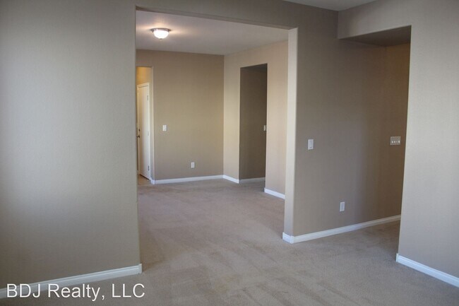 Building Photo - 3 br, 2.5 bath House - 7963 CAPE BRETT ST