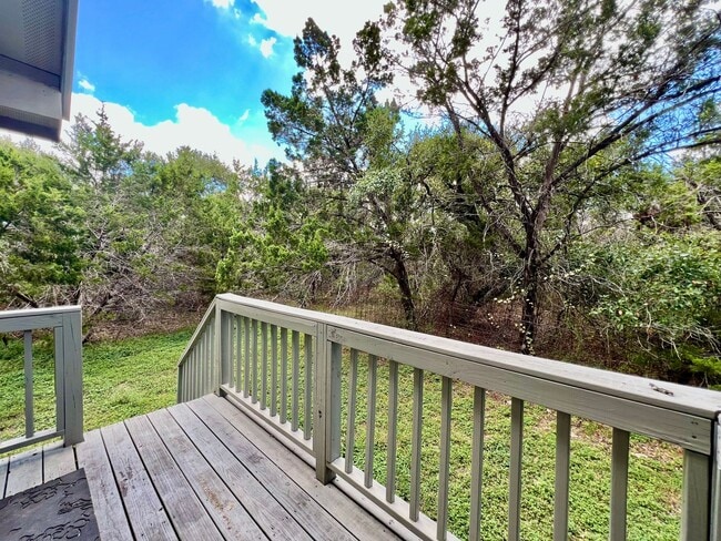 Building Photo - Hill Country Studio Apartment