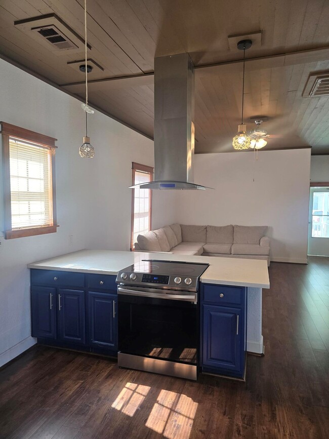 Building Photo - 4124 Avenue M 1/2