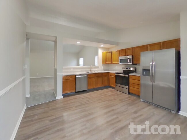 Foto del edificio - 3247 Creekshore Dr