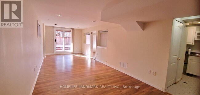 Building Photo - 125 Stonebriar Dr