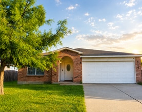 Building Photo - 2402 Riley Dr