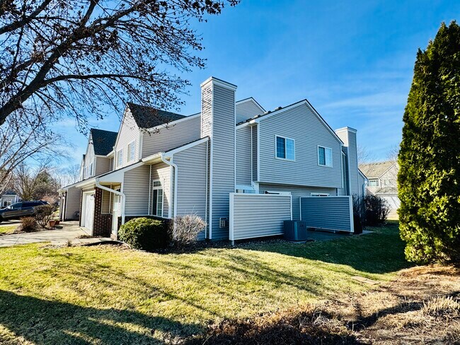 Foto del edificio - 7425 Wistful Vista Dr