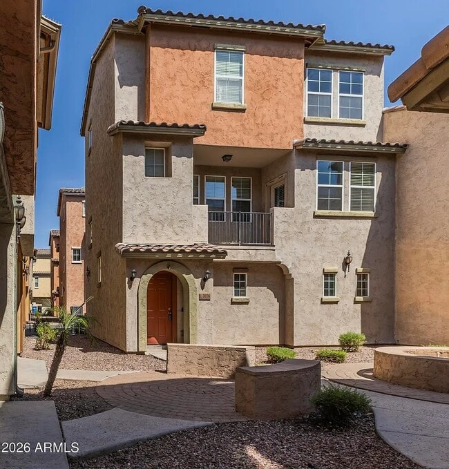 Building Photo - 2026 N 78th Glen