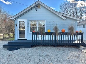 Building Photo - 11 Mohawk Trail