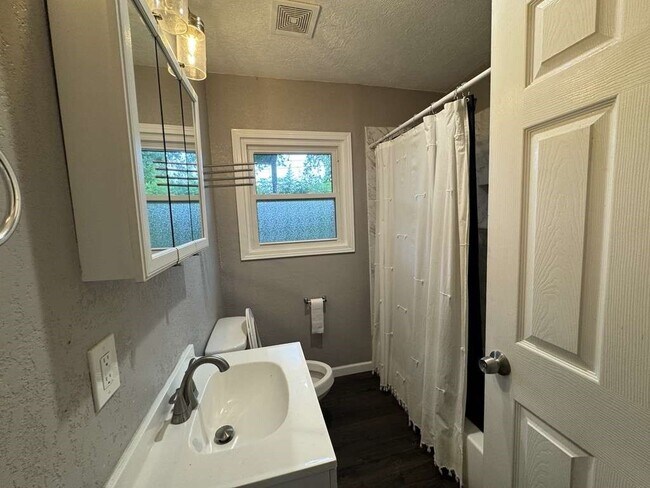 Foto del edificio - 1910 Little St