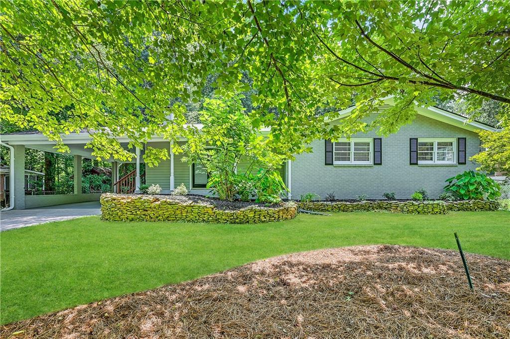 Foto principal - 1879 Silver Creek Dr