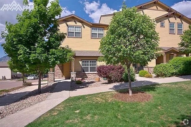 Building Photo - 2083 St Claire Park Aly