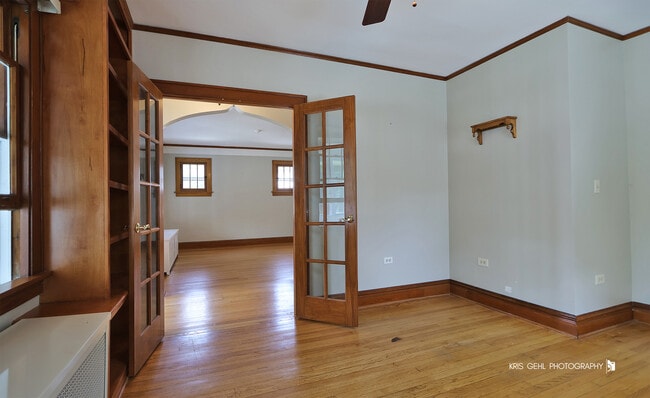 Building Photo - 324 W Slade St