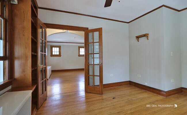 Foto del edificio - 324 W Slade St