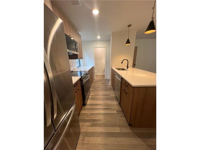 Foto del edificio - 137 W 46th St