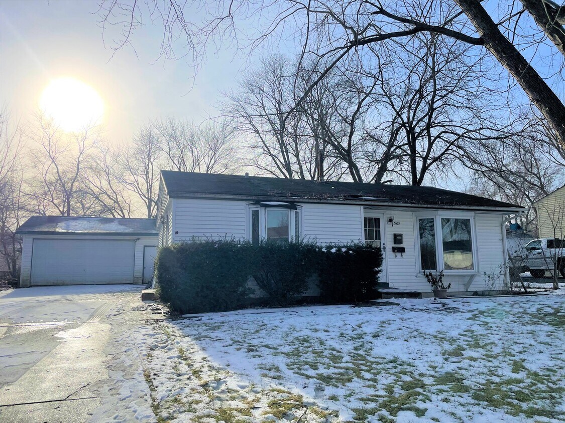 505 Gentle Breeze Terrace, Carpentersville, IL 60110 House Rental in