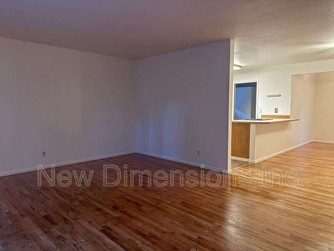 Building Photo - 3234 Heights Dr