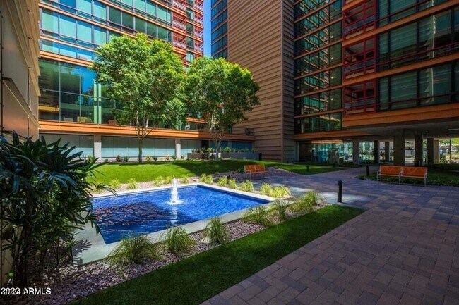 Foto del edificio - 4808 N 24th St