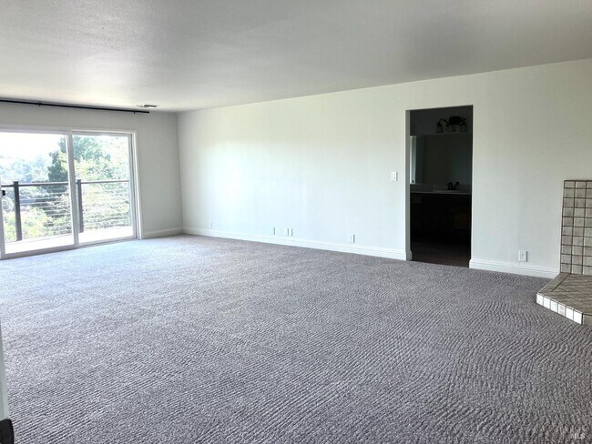 Foto del edificio - 1620 Scenic Ln
