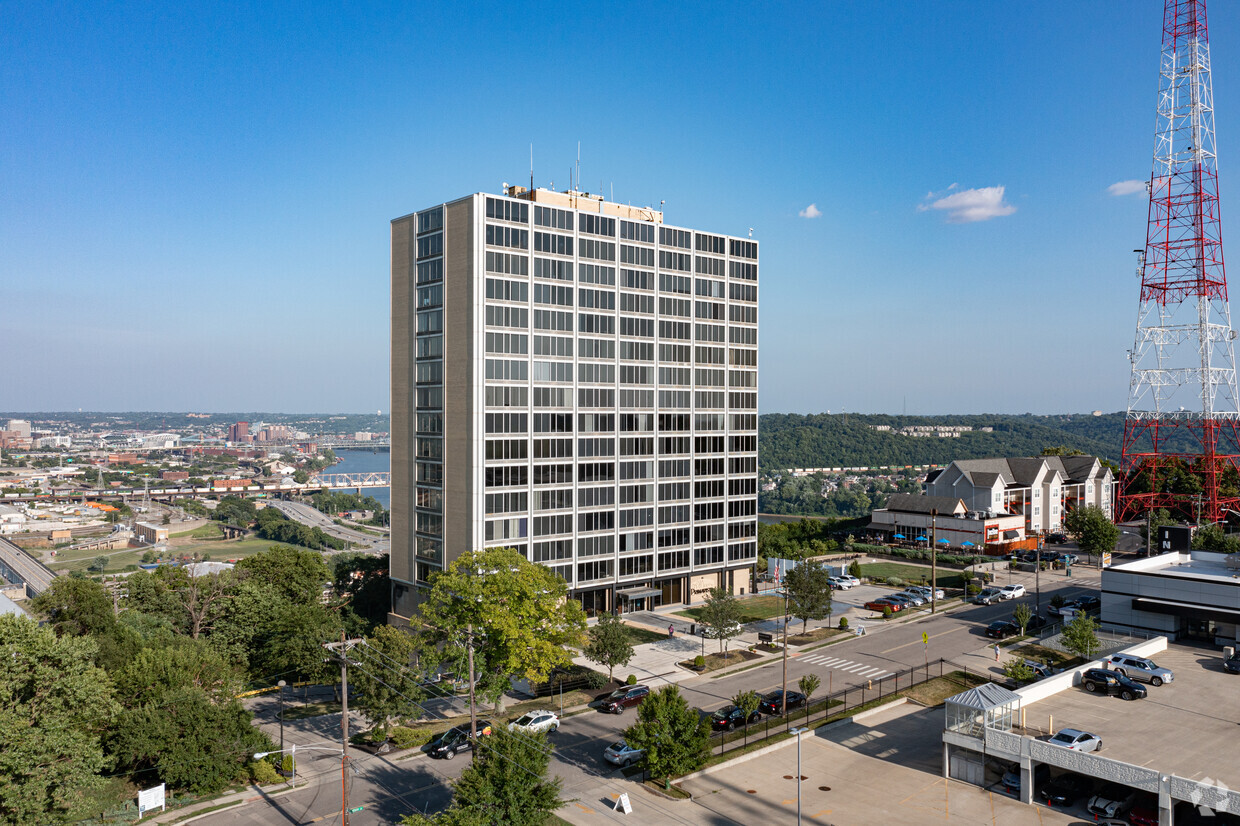 Building Photo - Queen's Tower