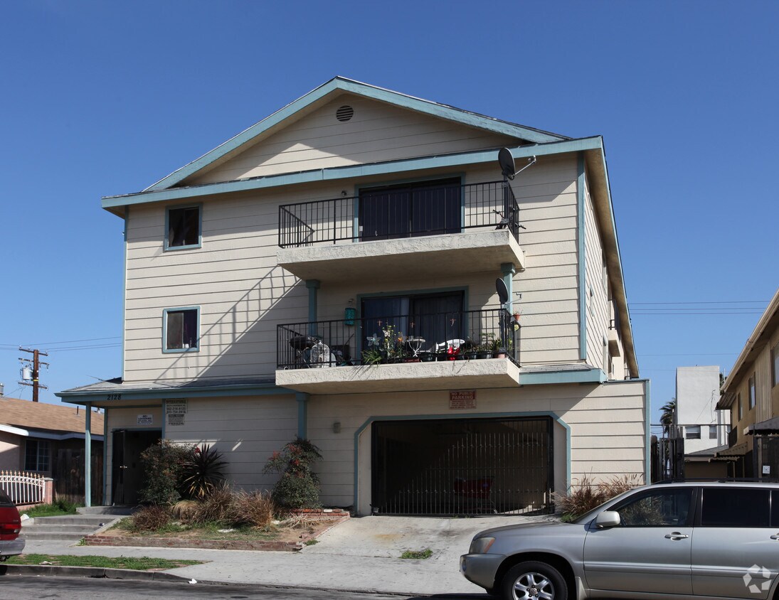 Building Photo - 2128 Locust Ave