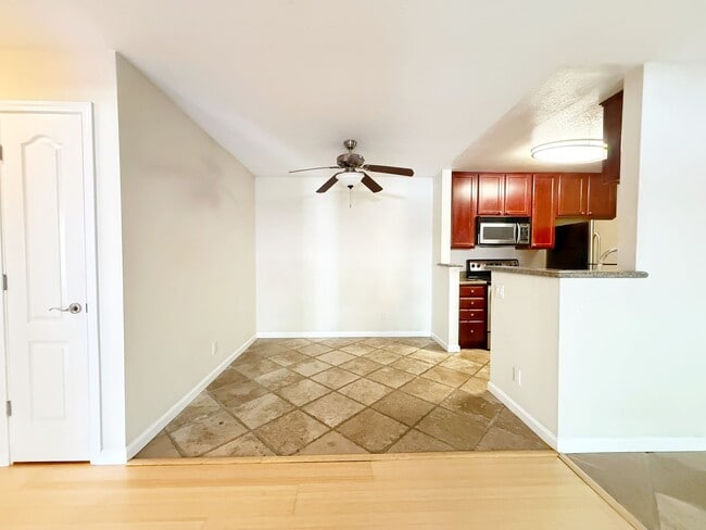 Building Photo - Deluxe Condo-2BR / 2BA near Santana Row/Santa Clara Valley Medical Center