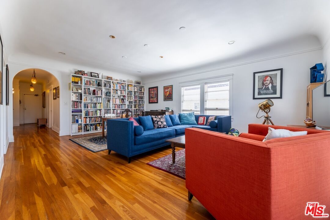 Foto principal - 3400 San Marino St