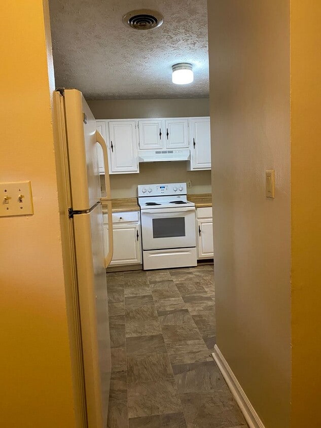 Photo - 1909 S. Milledge Ave #2 | 2 BED 2.5 BATH TOWNHOUSE + COMMUNITY POOL
