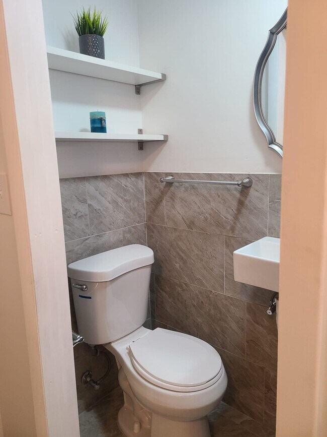 Foto del edificio - 435 NE 135th St