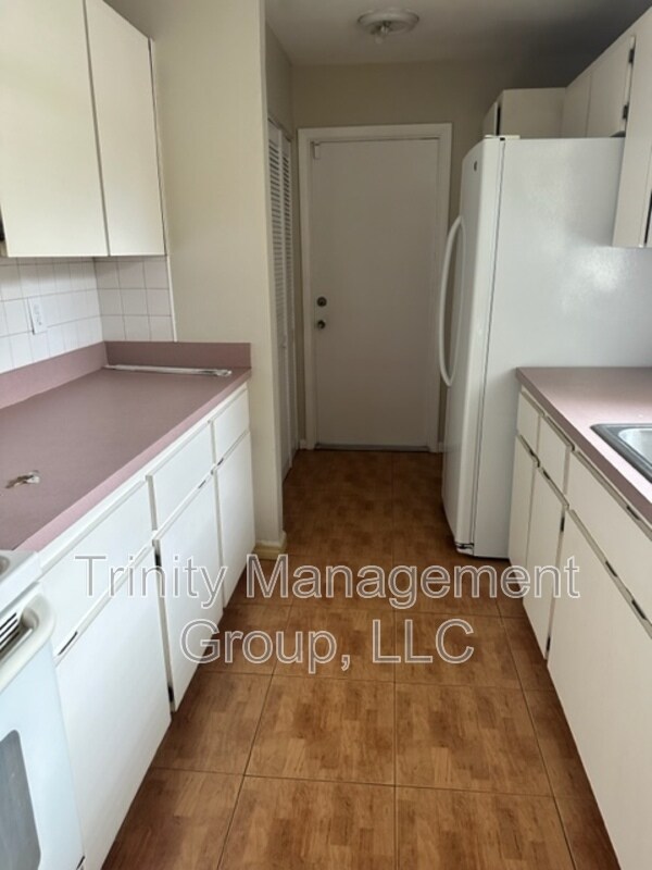 Foto del edificio - 1366 Haulover Ave