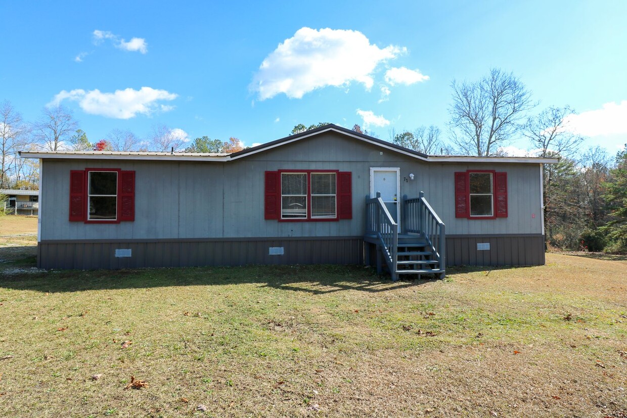 Foto principal - Remodeled Home in Lincoln, AL