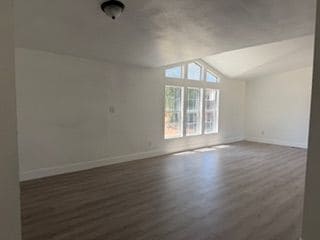 Foto del edificio - 20221 Telford Ave
