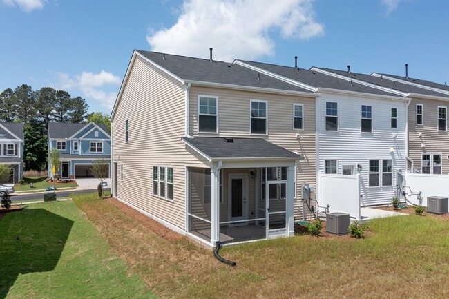 Photo - 5715 Woodlawn Dr Townhome