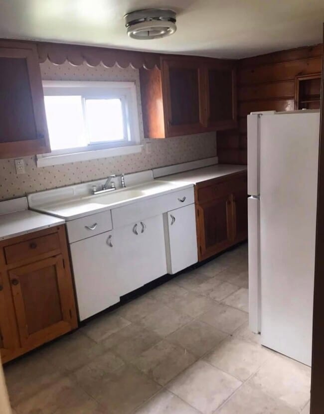 Building Photo - 108 S 2nd Ave