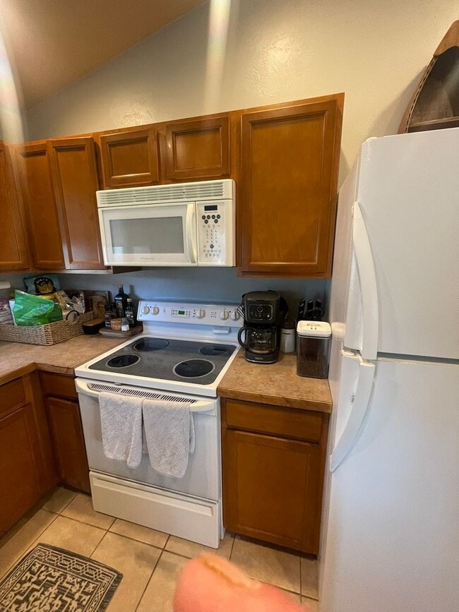 Building Photo - Pet Friendly UNFURNISHED LONG TERM Kalispe...