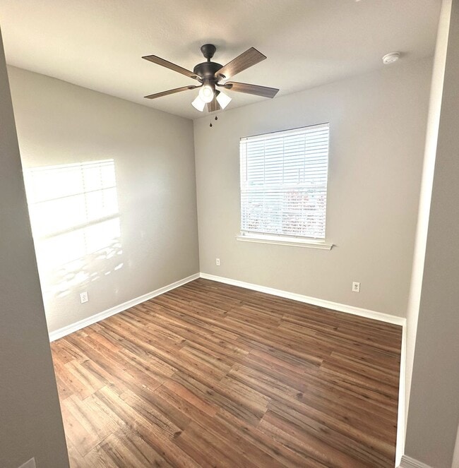 Foto del edificio - Available Mid April!! NW CAPE CORAL 3 BEDROOM 2 BATHROOM 2 CAR GARGAGE