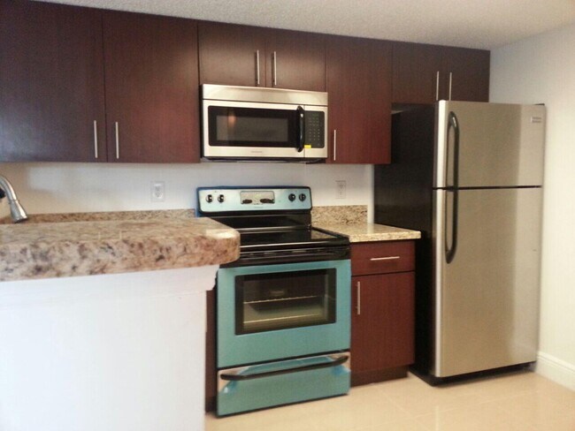 Foto del edificio - 8875 Okeechobee Blvd