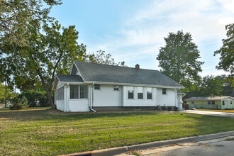 Building Photo - 855 Wood Ave