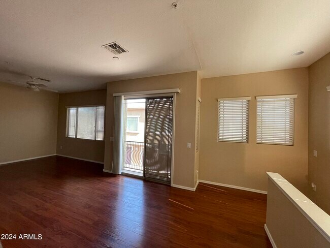 Foto del edificio - 15240 N 142nd Ave