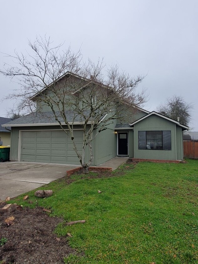 3 bedroom - recently renovated home - 3 bedroom - recently renovated home