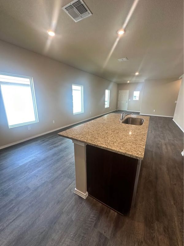 Building Photo - 2019 Marshall Mnrs