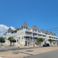 Building Photo - 1301 Boulevard