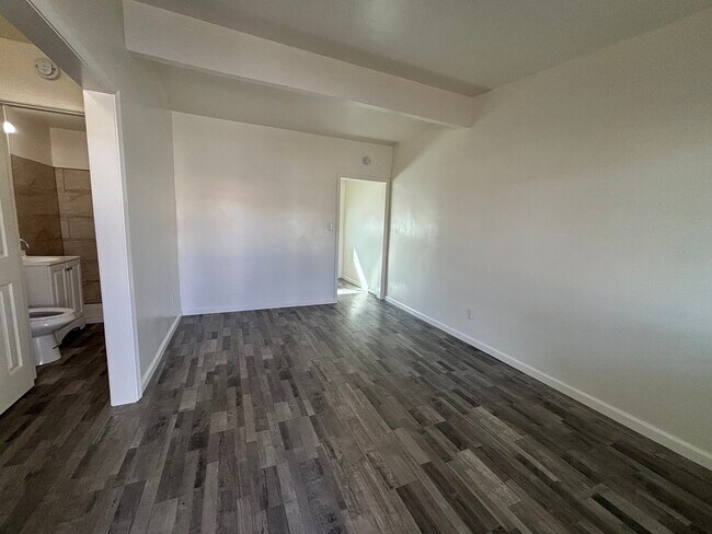 Foto del edificio - 475 W Ramona Dr