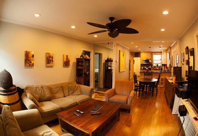 Foto del edificio - 4850 Crescent St