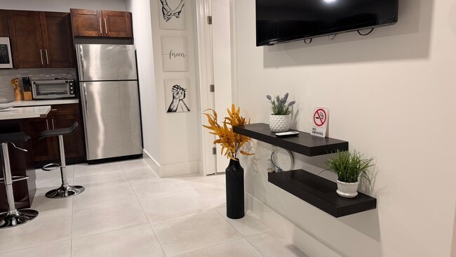 Foto del edificio - 7550 S Waterway Dr