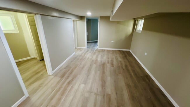 Foto del edificio - 2022 N Kilbourn Ave